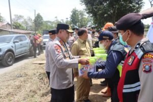 Gunung Sinabung Berstatus Siaga, 176 Personel Polri Dikerahkan untuk Layani dan Lindungi Masyarakat